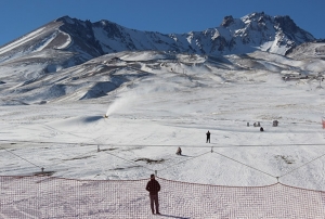  Erciyes'te kayak sezonu hafta sonu 