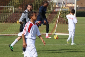 ocuklar ile Kayserisporlu futbolcul