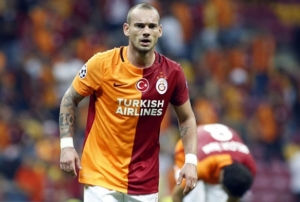 Sneijder, Al-Gharaffaya transfer ol