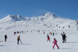 Erciyes'te kayak sezonu uzad 