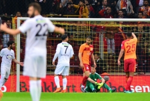 Galatasaray bu sezon evinde ilk kez 