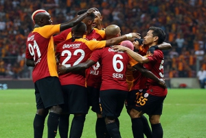 Galatasaray, 2015-2016 sezonunu hatrlatt