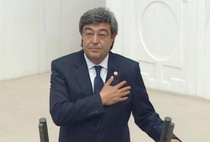  Ata''ncesu Belediye Bakan  siyasi ikbali iin AKPye gemitir''