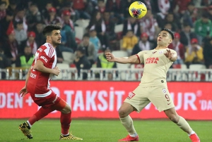 Galatasaray yenilmezlik serisini 9a kard