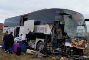 Aksaray'da bir yolcu otobs tra arpt: 44 yaral