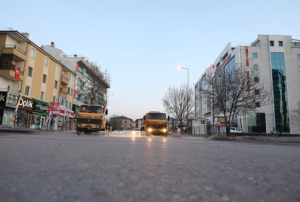 Sokaa kma yasanda Melikgazide cadde ve sokaklar dezenfekte edildi