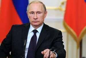 Putin, mr boyu senatrlk hakk veren yasay imzalad