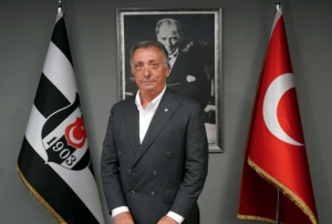 Ahmet Nur ebi siyah-beyazl taraftarlara seslendi