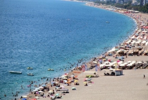 Antalya 2022yi 13 milyon 74 bin 142 turistle tamamlad