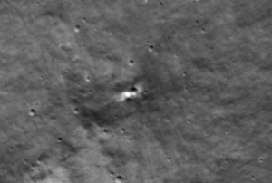 Rusyann Ay yzeyine arpan uzay arac 10 metre apnda krater olutu