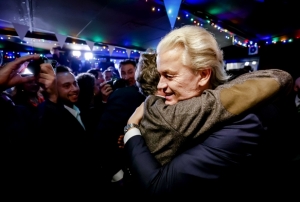 Hollandada Wilders'ın liderliğindeki zgrlk Partisi birin