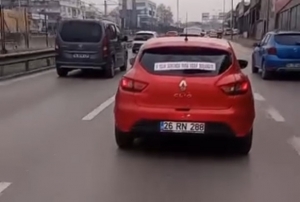 Boşanmayı düğün gibi kutladı