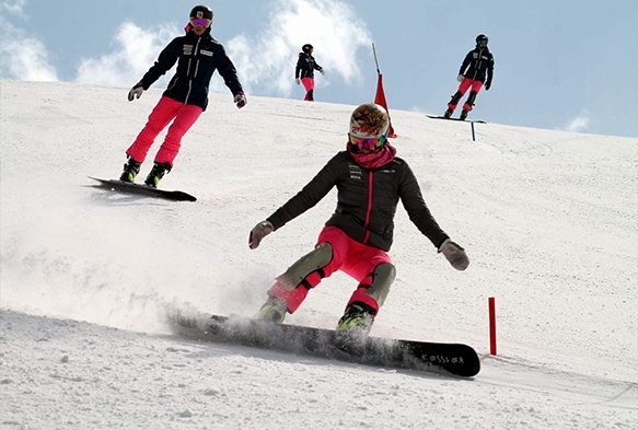 Dnyann en iyi snowboardcular Erciyesin pistlerine kt