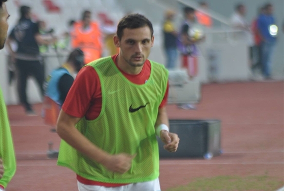 Nikola Stojiljkovic, 2 dakikada gol att