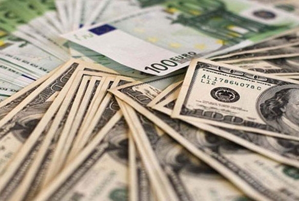 Dolar ve Euro gne rekorla balad