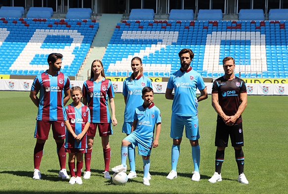 Trabzonspor'da yeni sezon formalar tantld