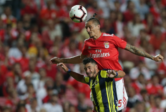 UEFA ampiyonlar Ligi: Benfica: 1 - Fenerbahe: 0 