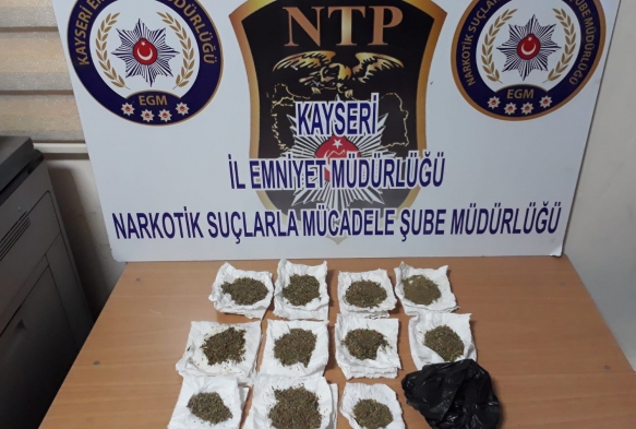 Kayseri polisi uyuturucuya geit vermiyor: 142 gram bonzai yakaland