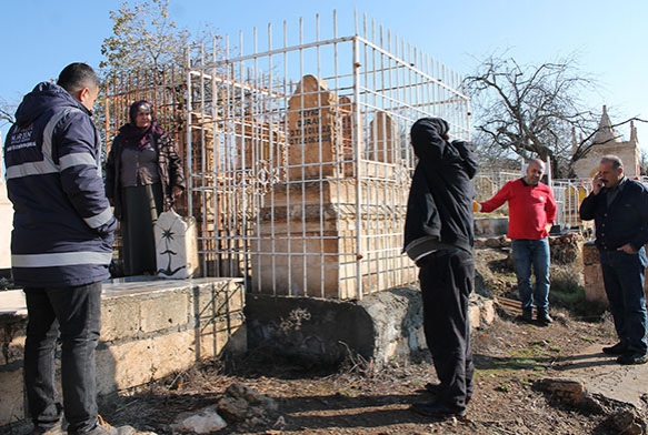 Almanya'daki pheli lmler Midyat'ta mezar atrd