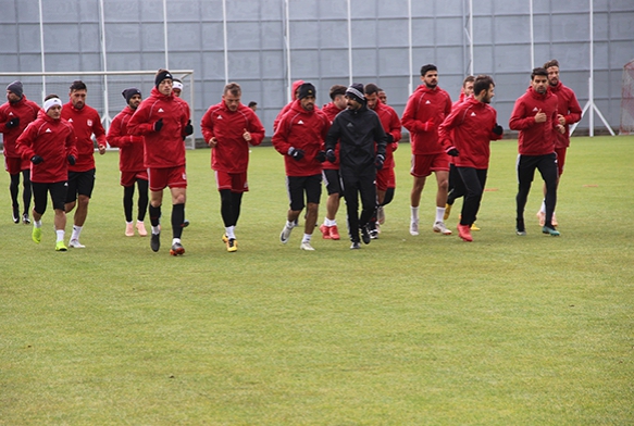 DG Sivasspor, Baakehir ma hazrlklarn srdrd