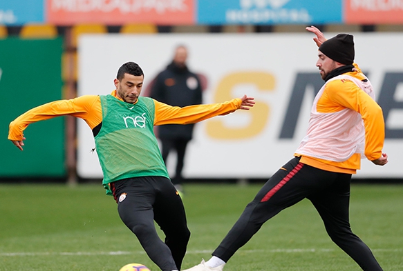  Galatasaray'da Rodrigues ve Sinan Gm takmla almalara balad