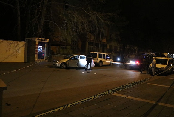 Kayseri'de devriye gezen polis ekiplerine silahl saldr: 1'i ar 2 