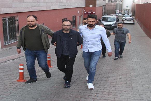 Kayseri'de FET'nn renci evlerine polis baskn  