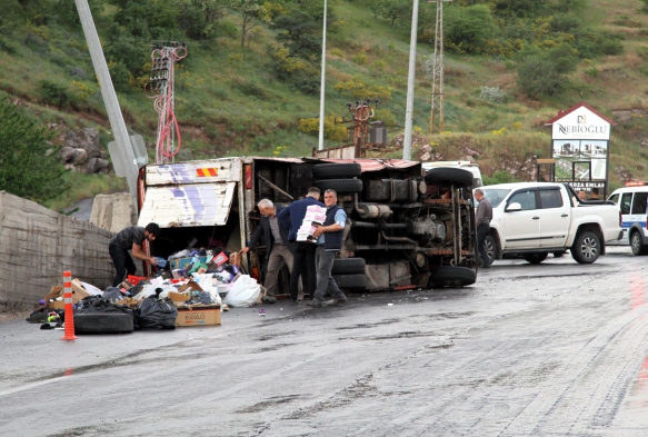 Kayseri'de saanak kazalar beraberinde getirdi: 4 yaral
