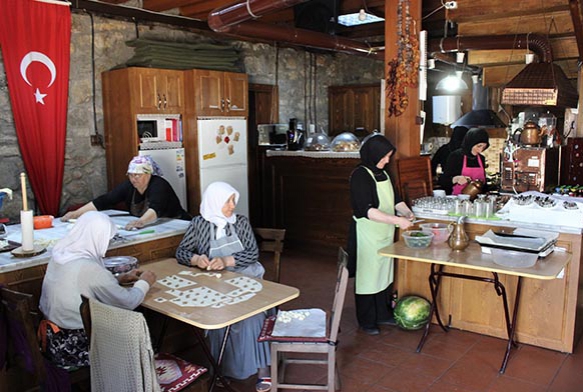 Kadnlarn at kafe Trkiyenin her yerinden ziyareti ekiyor