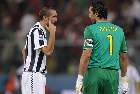 Juventus, Buffon ve Chellini'nin szlemelerini uzatt
