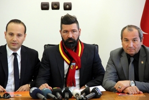 Hakan Kutlu resmen Kayserispor'da