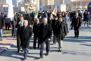 Yardm malzemesi tayan 12 TIR Halep'e uurland