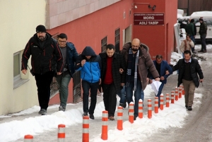  Vatandaa zorla senet imzalattran ahslar yakaland