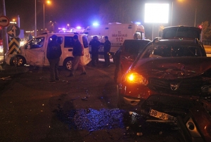 Kayseri'de 2 otomobil arpt: 3 yaral