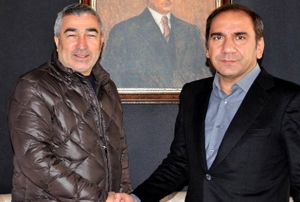 Sivasspor Samet Aybaba ile szleme imzalad