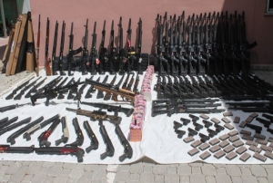 Konya'da 750 bin liralk kaak silah ele geirildi