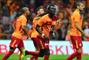 Galatasarayl futbolcuya rk ifade!