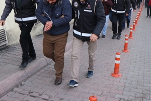  Kayseri'de kaak sigara operasyonu: 4 gzalt