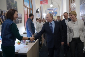  Putin, seim merkezini ziyaret etti