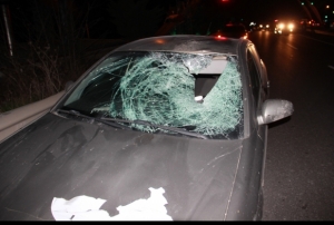 Yolun karsna geerken otomobilin arpt ahs hayatn kaybetti