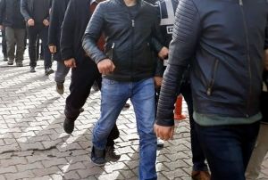 FET'den gzaltna alnan 9 askeri personel hakim karsnda