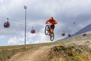 Erciyeste Uluslararas Downhill Bisikleti Kupas dzenlendi