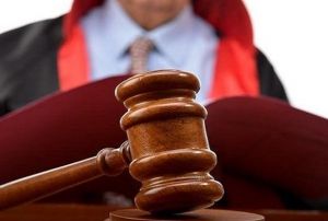 Cinayeti azmettirme suundan yakalanan iadam hakim karsnda