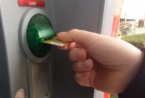 Bankalar isiz vatandaa 20 bin lira limitli kredi kart verdi