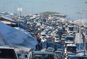 Erciyes Kayak Merkezi'ndeki trafik stanbul trafiini aratmad