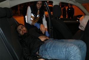 Polisten kat l Emniyetin kapsna arpp kaza yapt