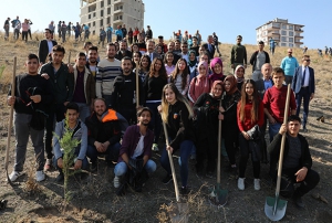 Melikgazi Belediyesinin 32 mahallesinde 12 bin 800 fidan dikimi