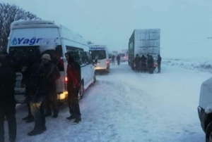  Kayseri-Ankara  yolu kar ya nedeniyle trafie kapatld