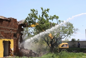 Melikgazi metruk binalardan temizleniyor