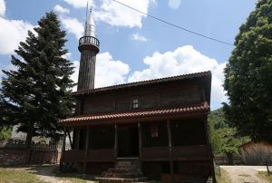 ivi aklmadan yaplan tarihi cami 136 yldr ibadete ak